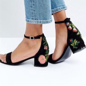 STEVE MADDEN INCA SANDALS